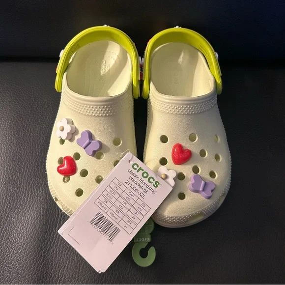 NWT CROCS Toddler 13 Green Clogs Friendship Bracelet Waterproof Charms Spring! - Picture 6 of 7